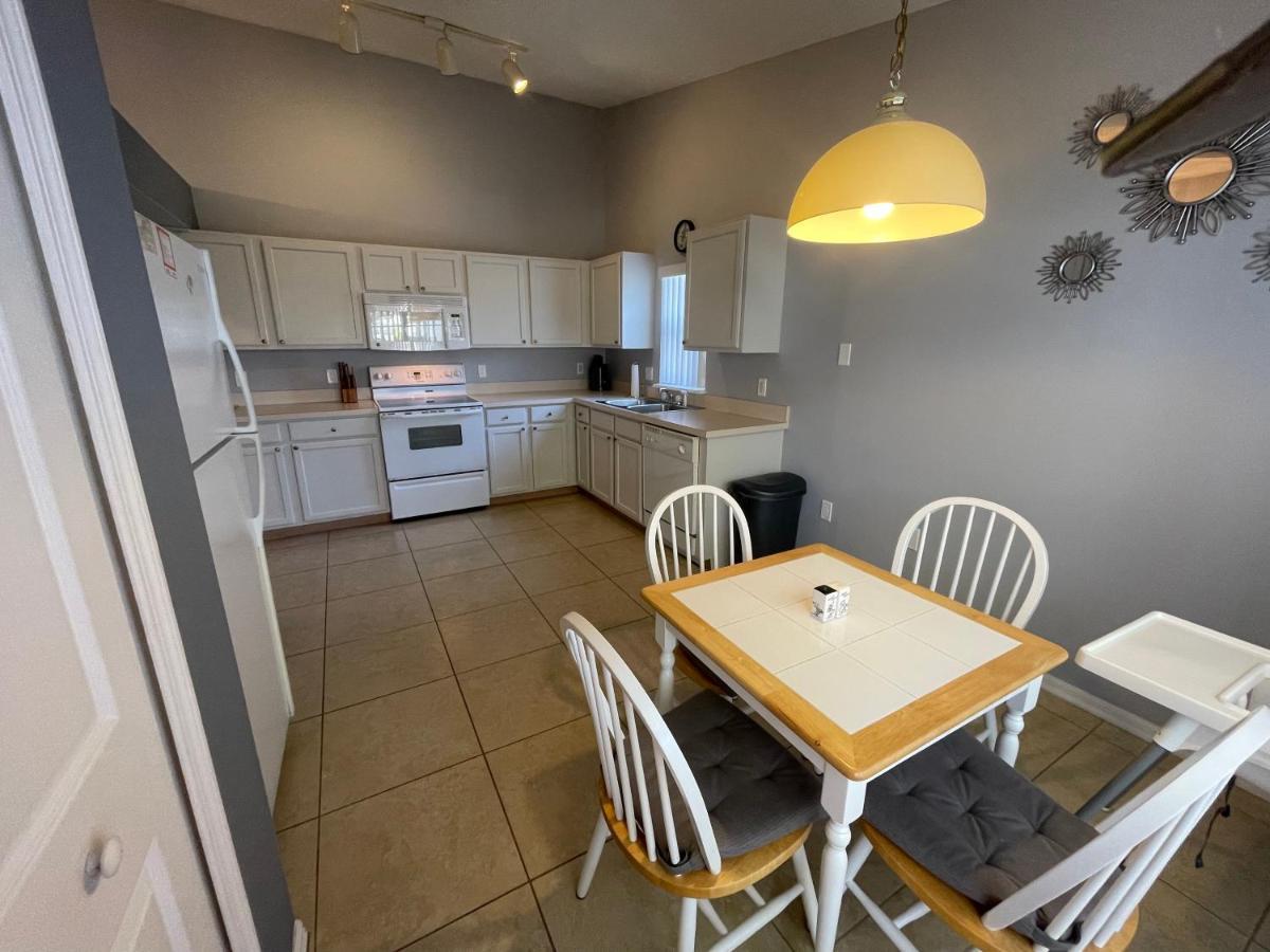 3 Bedroom Villa With Poolside Cinema And Games Room Close To Theme Parks Sleeps 6 Plus 2 Orlando Exterior photo